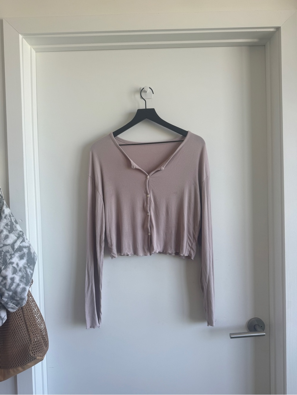 Light Mauve Cropped Button-Front Women's Top
